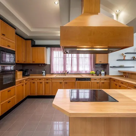 Diamanti Prime Location Rhodes City