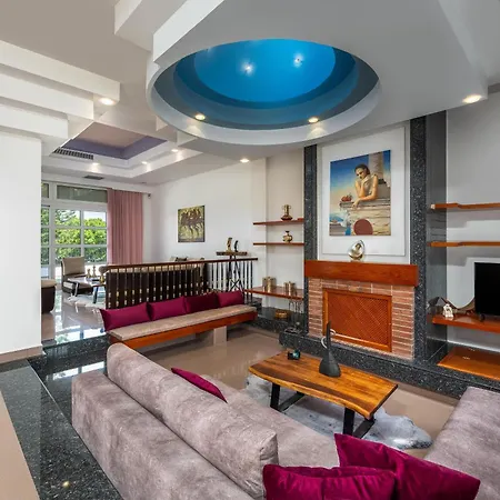 Diamanti Prime Location Villa